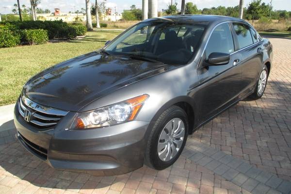 2011 Honda Accord 2dr Reg Cab 120.5 WB