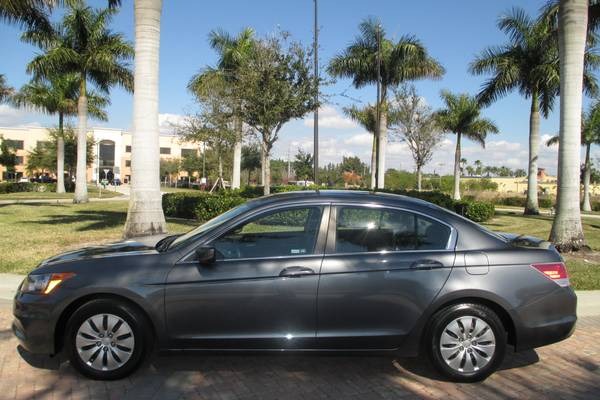 2011 Honda Accord 2dr Reg Cab 120.5 WB