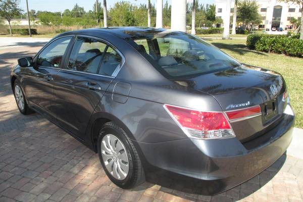 2011 Honda Accord 2dr Reg Cab 120.5 WB