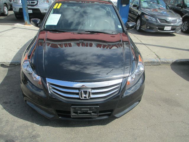 2011 Honda Accord 3500 Reg. Cab 8-ft. Bed D