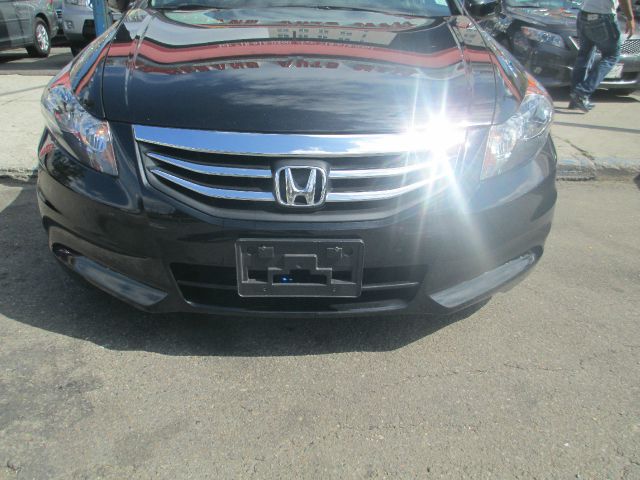 2011 Honda Accord 3500 Reg. Cab 8-ft. Bed D