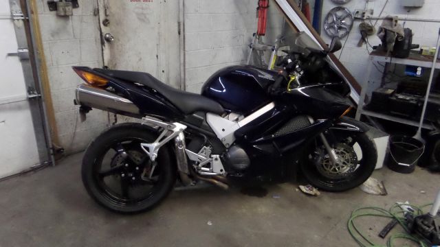 2002 Honda CVR SLT Sport W/dvd