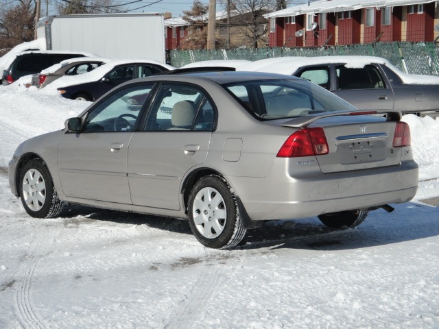 2002 Honda Civic ZQ8 LS