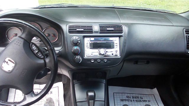 2005 Honda Civic 2dr Reg Cab 120.5 WB