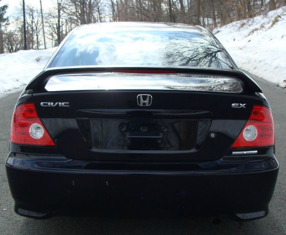2005 Honda Civic 2dr Reg Cab 120.5 WB