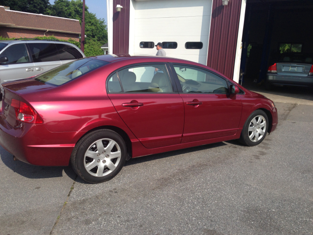 2007 Honda Civic 2dr Reg Cab 120.5 WB