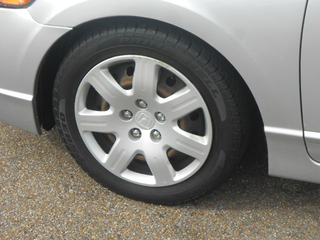 2007 Honda Civic 2dr Reg Cab 120.5 WB