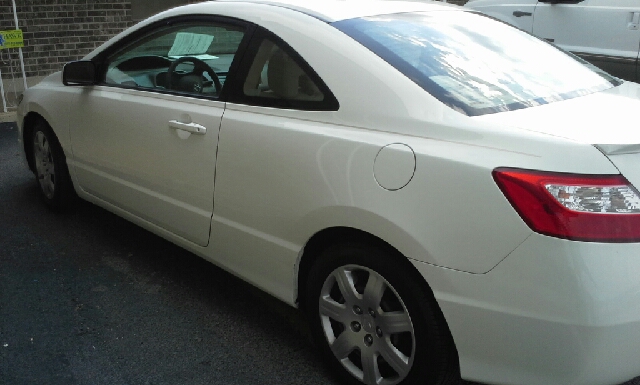 2007 Honda Civic 2dr Reg Cab 120.5 WB