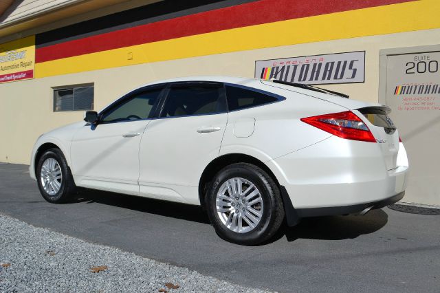 2012 Honda Crosstour AWD LT - 29 MPG For HWY