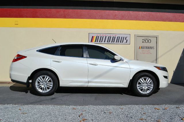 2012 Honda Crosstour AWD LT - 29 MPG For HWY