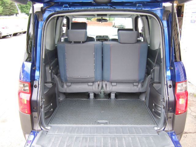 2004 Honda Element Challenger