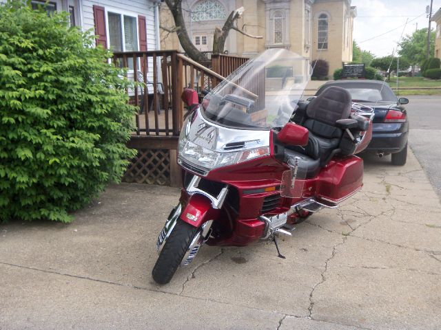 1998 Honda GOLDWING Reg Cab 111.2 Inch WB 2WD LS Truck