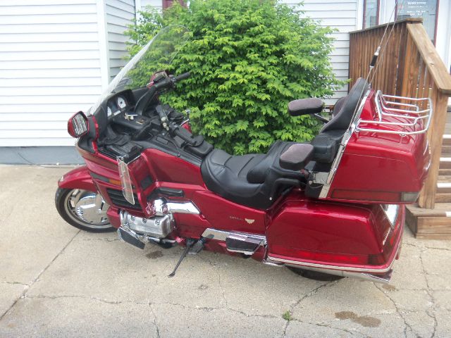 1998 Honda GOLDWING Reg Cab 111.2 Inch WB 2WD LS Truck