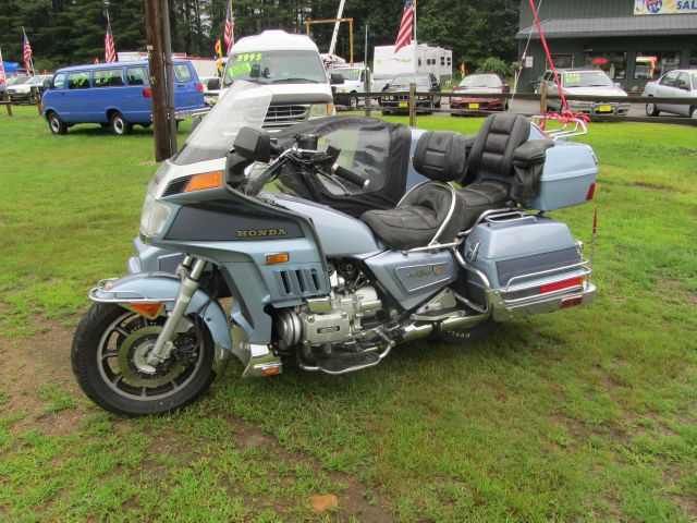 1985 Honda GOLDWING Reg Cab 111.2 Inch WB 2WD LS Truck