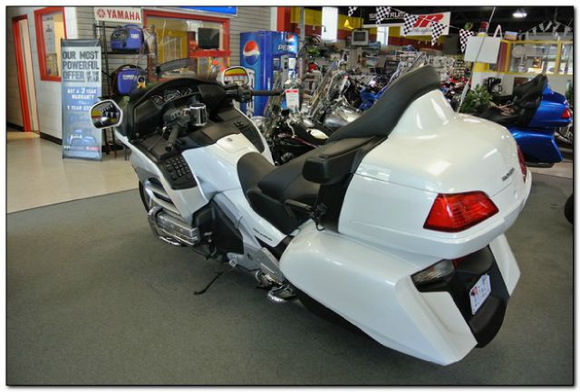 2012 Honda GOLDWING 4dr Sdn CXL Premium