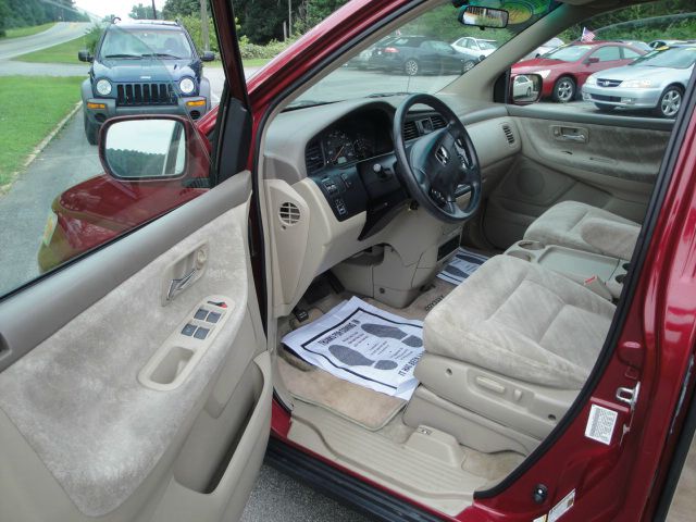 2004 Honda Odyssey 4dr Quad Cab 160.5 DRW 4WD Laramie