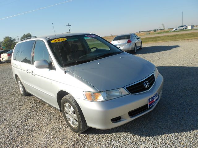 2004 Honda Odyssey 4dr Quad Cab 160.5 DRW 4WD Laramie