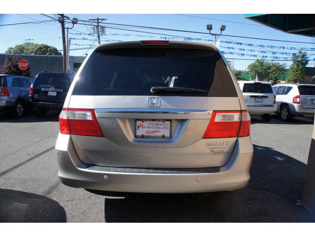 2005 Honda Odyssey SE Sport Wagon 4D