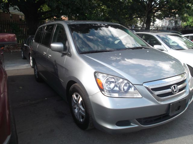 2005 Honda Odyssey 2008 Ford XL