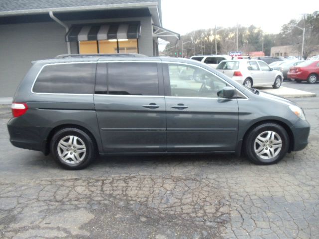 2005 Honda Odyssey 2008 Ford XL