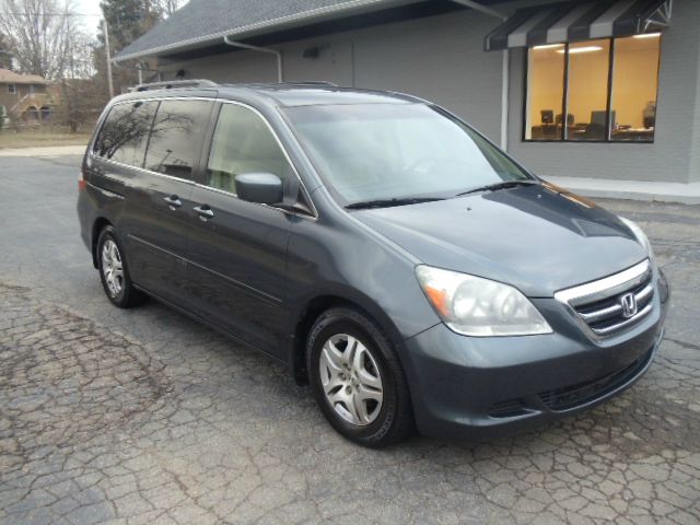 2005 Honda Odyssey 2008 Ford XL