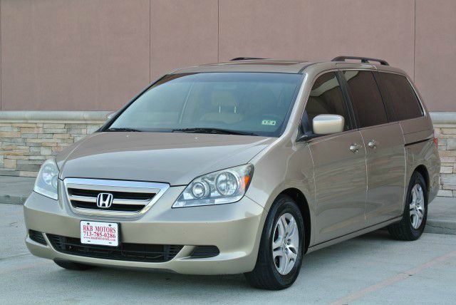 2005 Honda Odyssey 2008 Ford XL