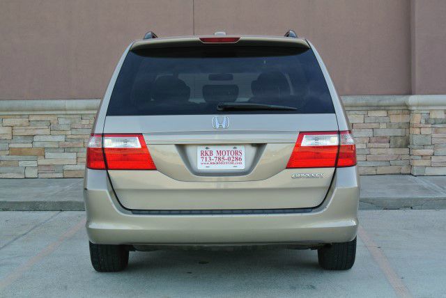 2005 Honda Odyssey 2008 Ford XL