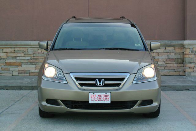 2005 Honda Odyssey 2008 Ford XL