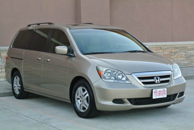 2005 Honda Odyssey 2008 Ford XL