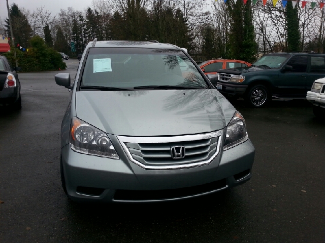 2010 Honda Odyssey 4dr Quad Cab 160.5 DRW 4WD Laramie