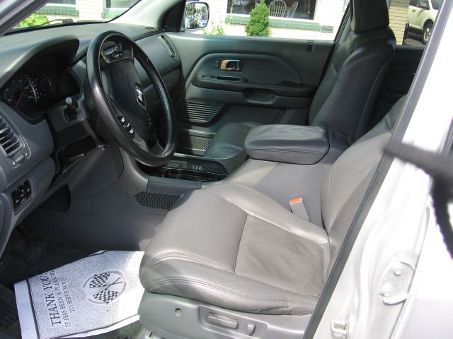 2004 Honda Pilot GS 43