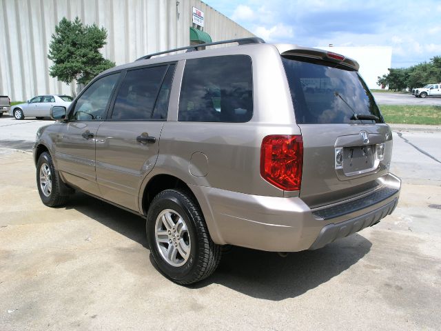 2004 Honda Pilot 2500hd LS 4X4