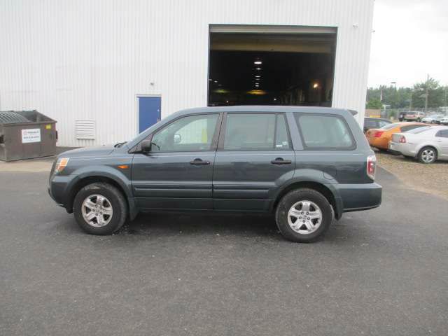2006 Honda Pilot LS Truck