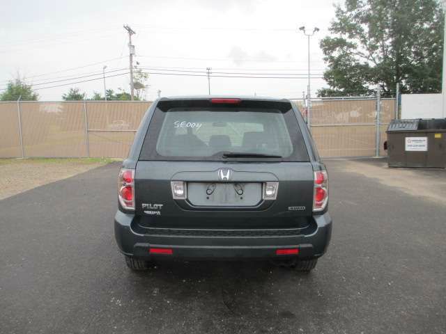2006 Honda Pilot LS Truck