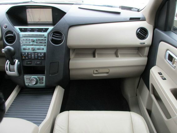 2011 Honda Pilot Awd-nav-quads-third-moonroof-1 Owner