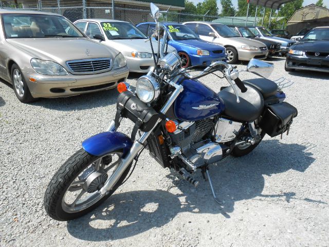 2004 Honda Shadow AWD 4dr LTZ