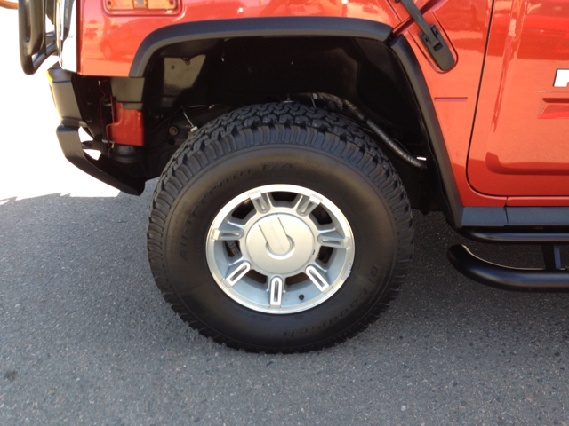 2003 Hummer H2 Scion XB