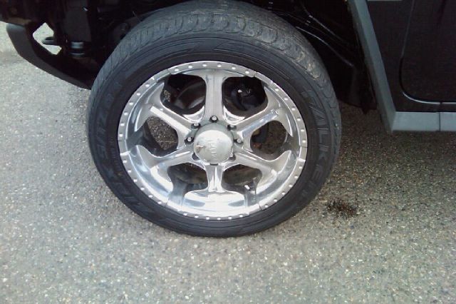 2003 Hummer H2 Scion XB