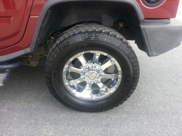 2003 Hummer H2 Scion XB