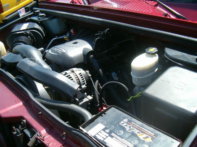 2004 Hummer H2 Scion XB