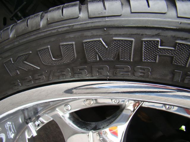 2004 Hummer H2 Scion XB