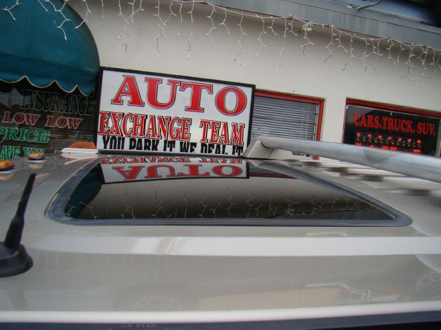 2004 Hummer H2 Scion XB