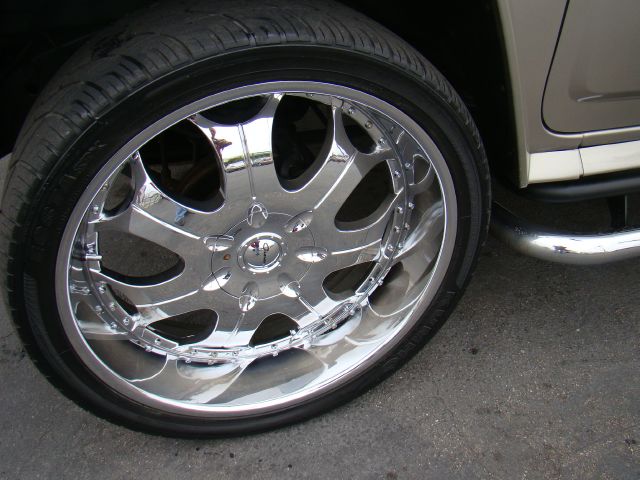 2004 Hummer H2 Scion XB