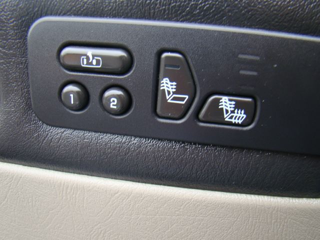 2004 Hummer H2 Scion XB