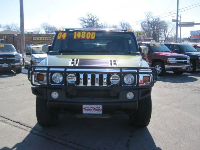 2004 Hummer H2 Scion XB