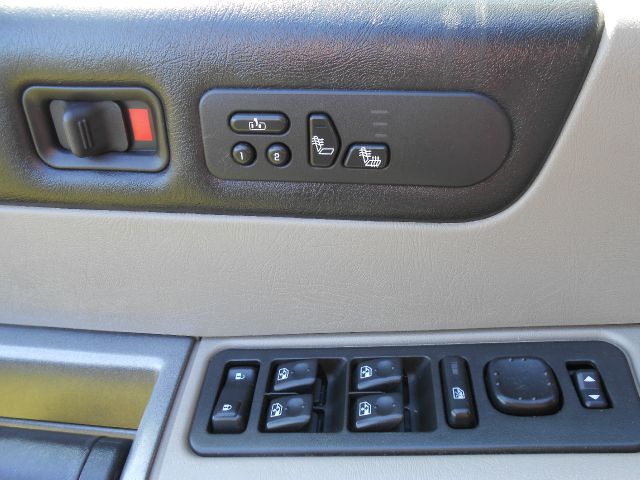 2004 Hummer H2 Scion XB