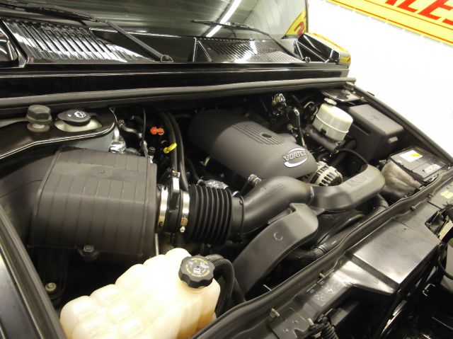 2005 Hummer H2 SUT Sport V-8