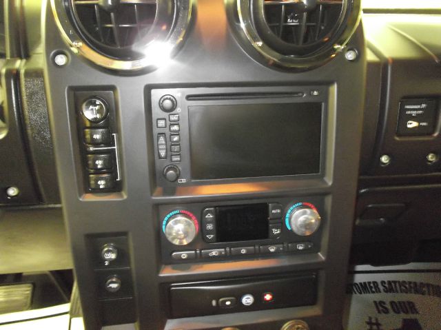 2005 Hummer H2 SUT Sport V-8