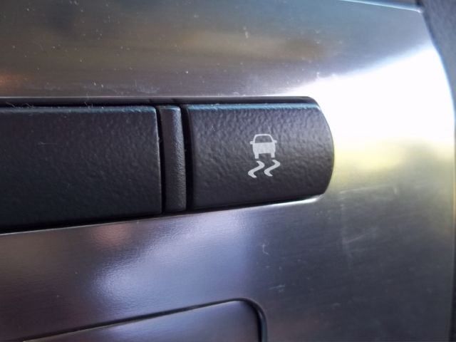 2006 Hummer H3 Scion XB