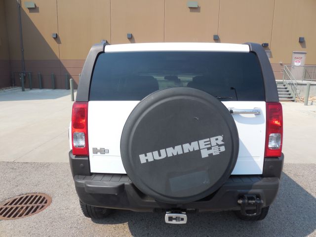 2006 Hummer H3 Scion XB